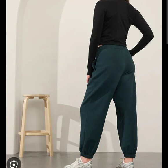 Athleta Forever Fleece Jogger, Cypress size Small Tall - Picture 2 of 10